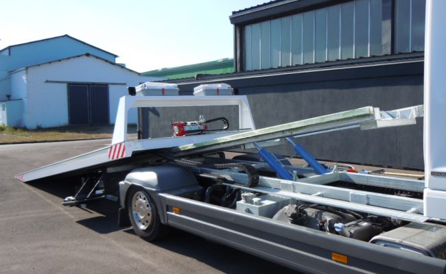 Plateau 6 m installe sur depanneuse Mercedes Atego 12.22 -6